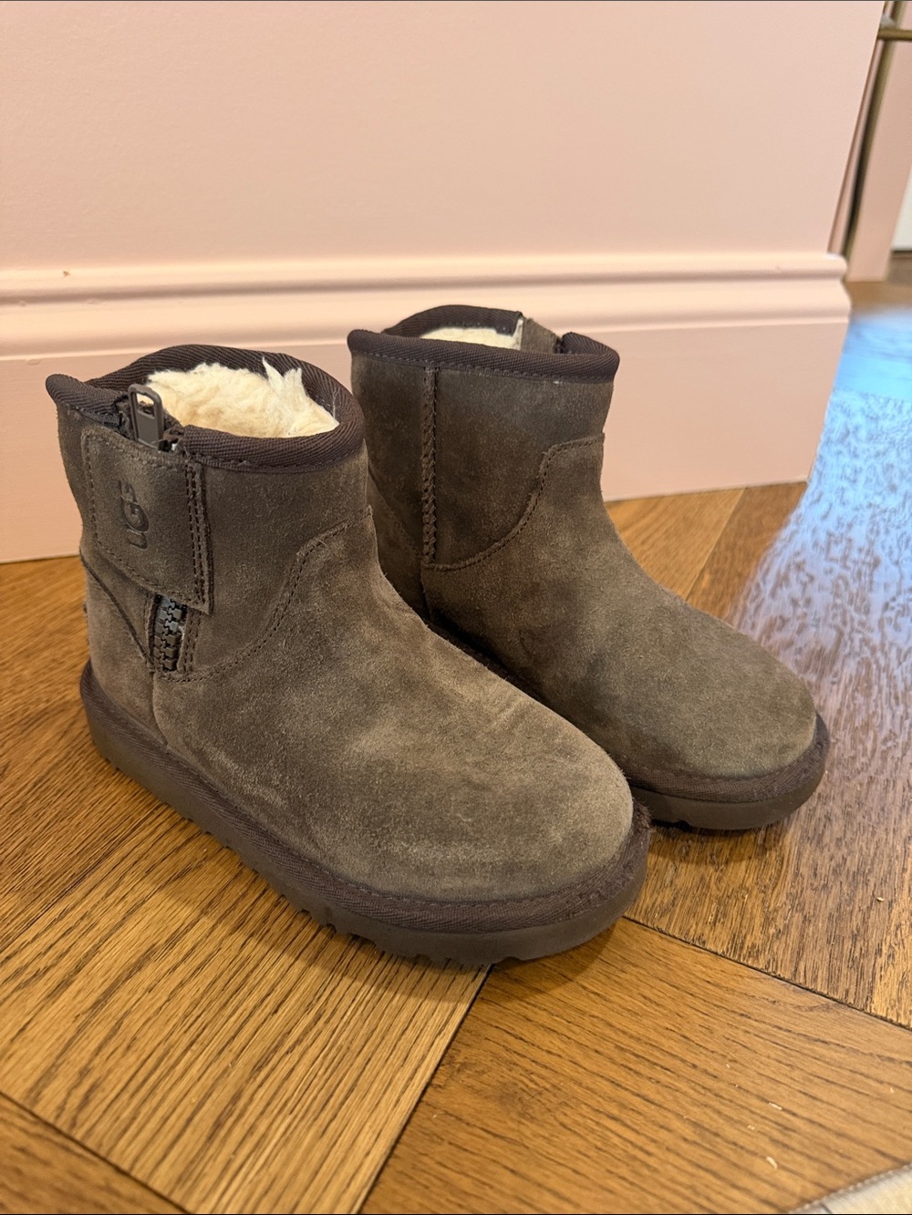 UGG Kids Chocolate Brown Suede Shearling-Lined Booties